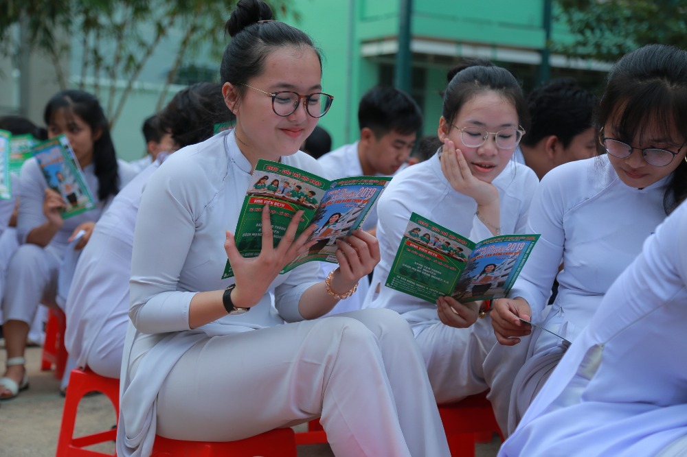 Tư vấn hướng nghiệp tại trường THPT Tân Phước Khánh